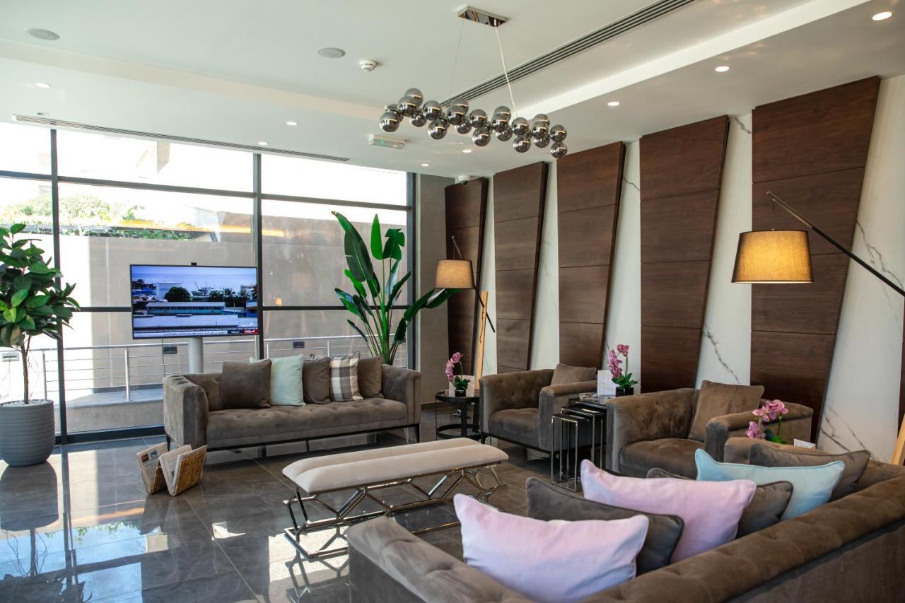 The Compass Hotel Amman Exteriör bild