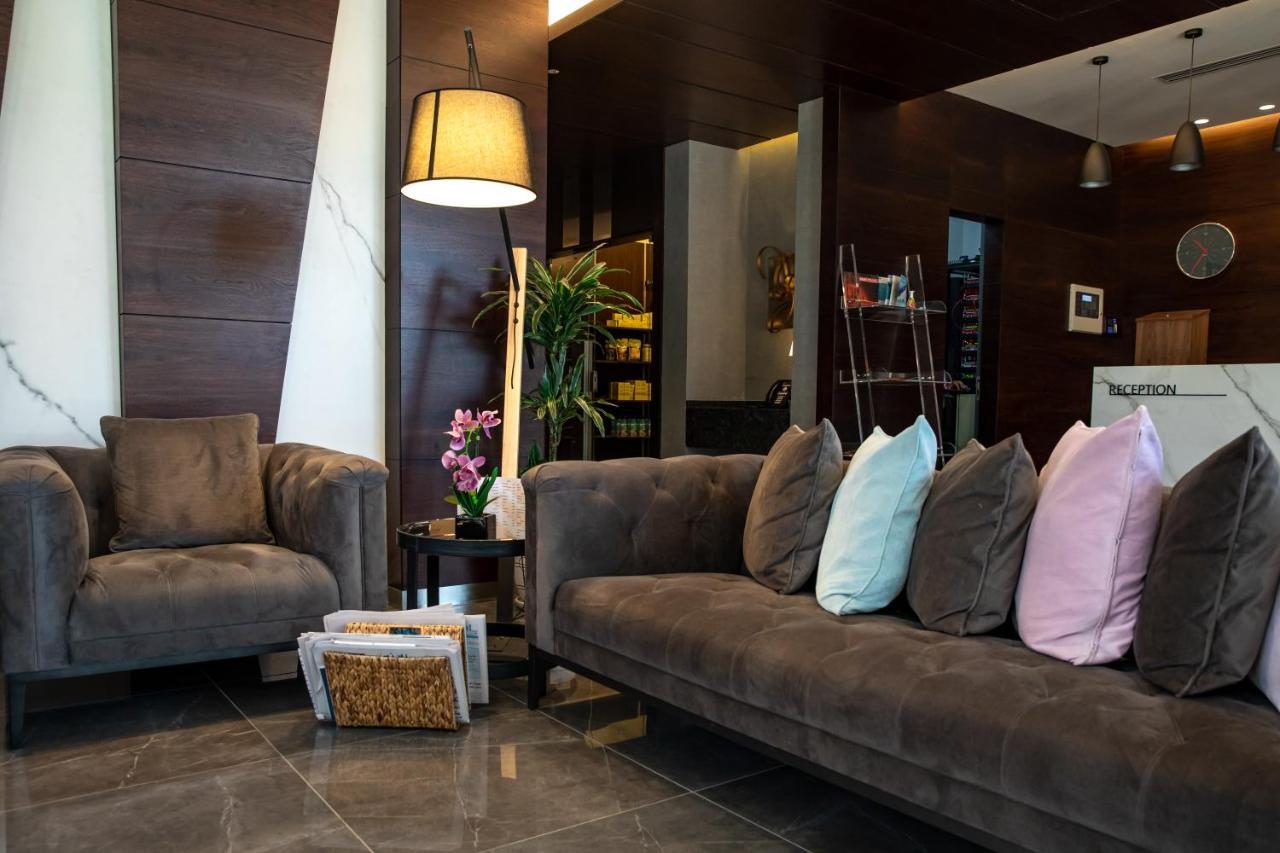 The Compass Hotel Amman Exteriör bild