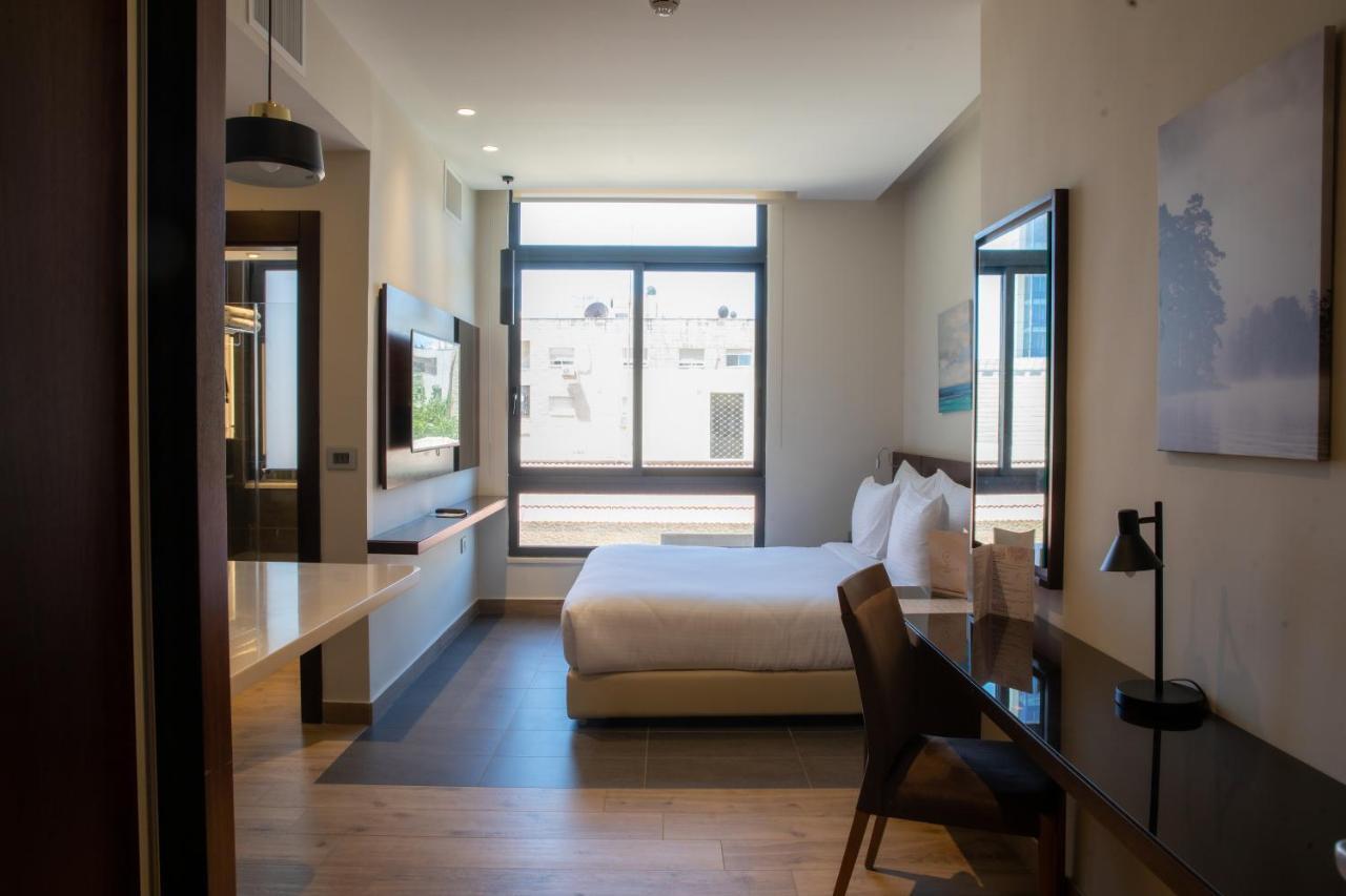 The Compass Hotel Amman Exteriör bild