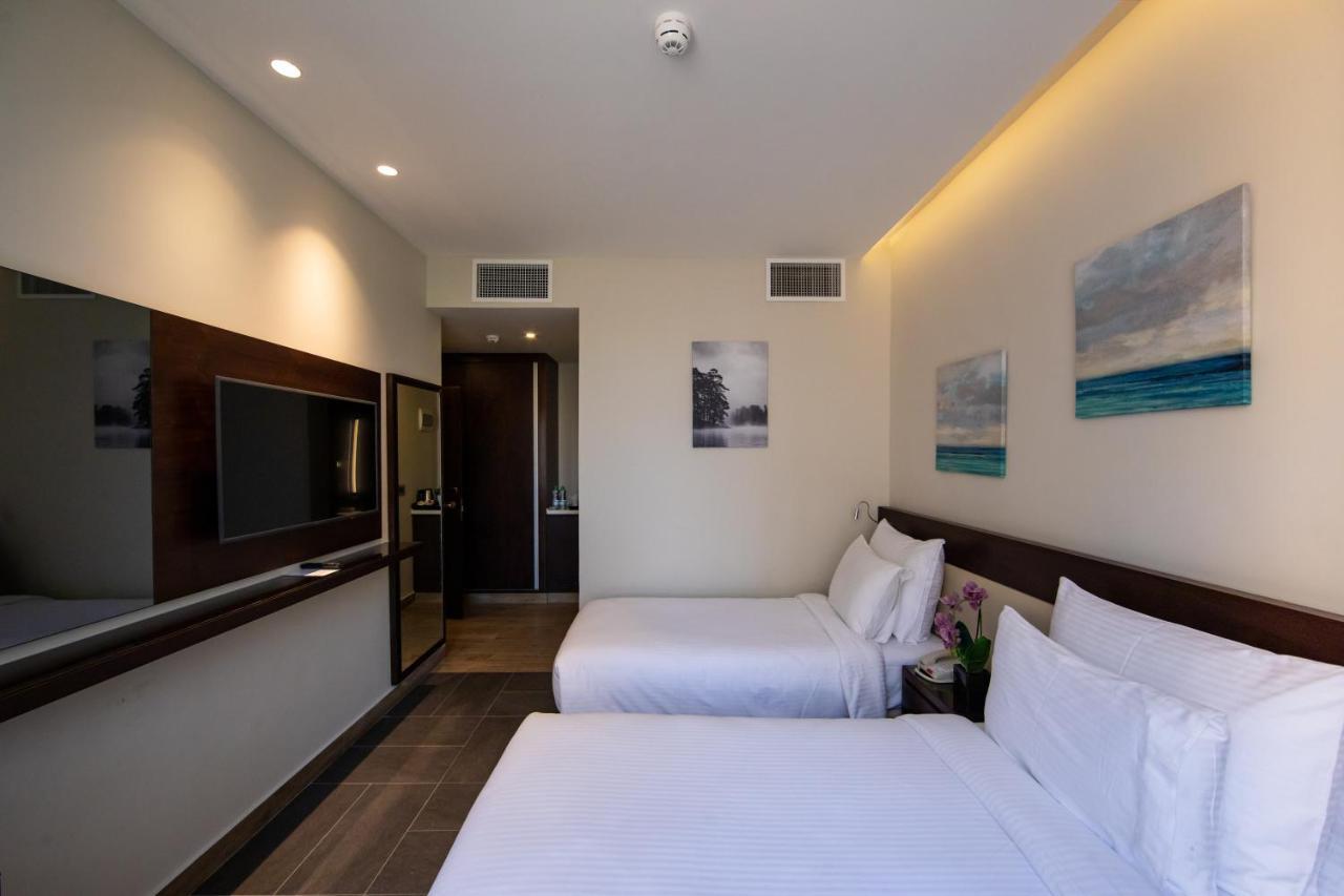 The Compass Hotel Amman Exteriör bild